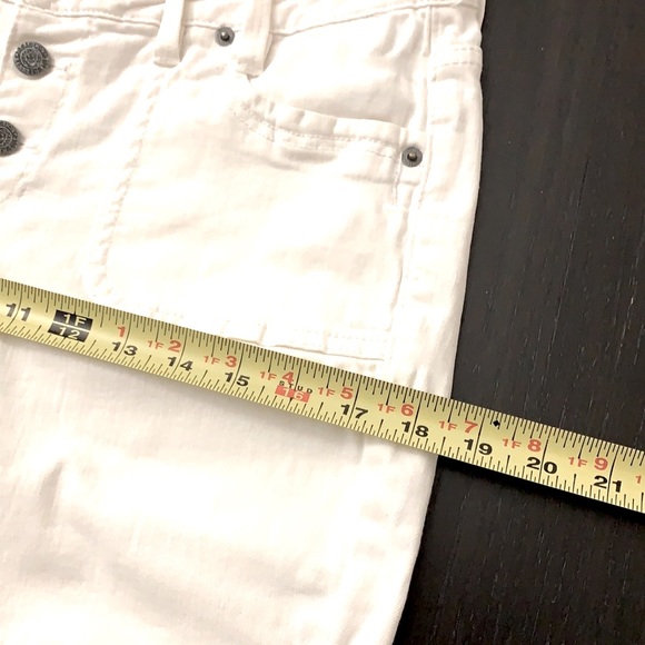 Kennith Cole white cropped jeans😃 - Picture 7 of 13